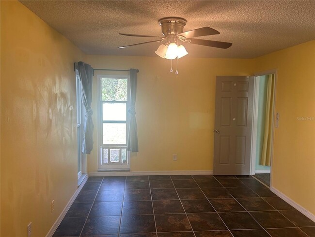 Building Photo - 10845 Del Prado Dr E