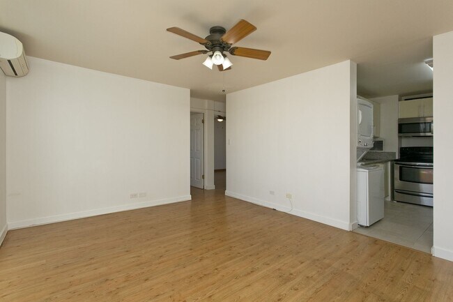 Building Photo - 1402 Piikoi St