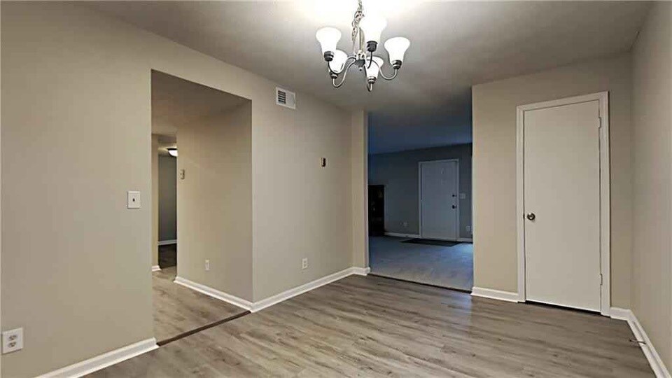 Building Photo - 1386 Williamsburg Ln