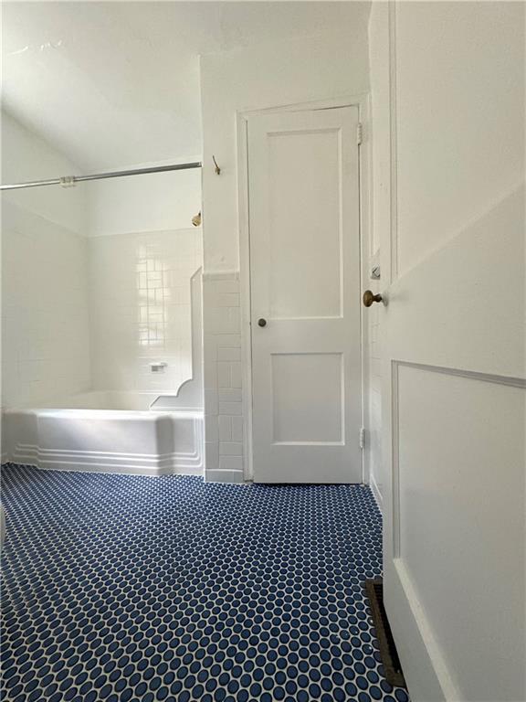 Building Photo - 72 Delmont Dr NE