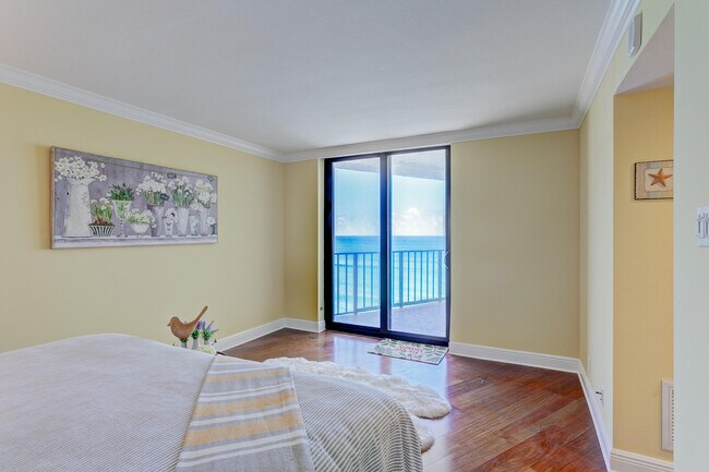 Building Photo - 5420 N Ocean Dr