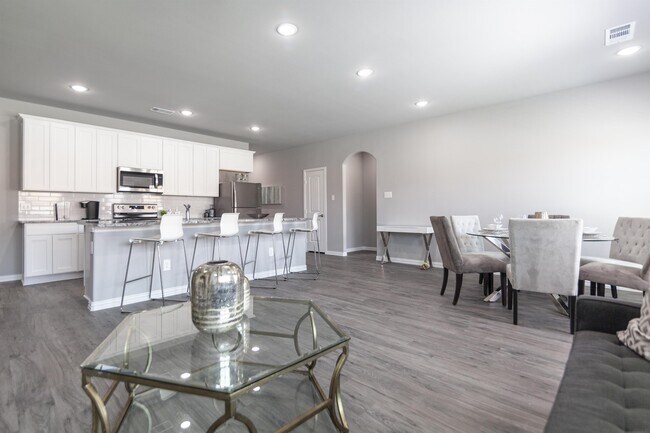 Building Photo - 178 Northwestern Ave