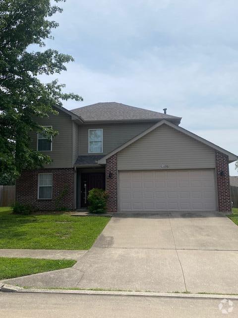 Building Photo - 2208 Bay Brook Dr