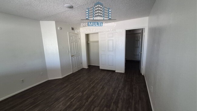 Building Photo - 334 N McQueen Rd