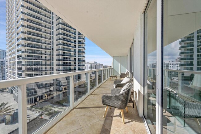 Building Photo - 1830 S Ocean Dr