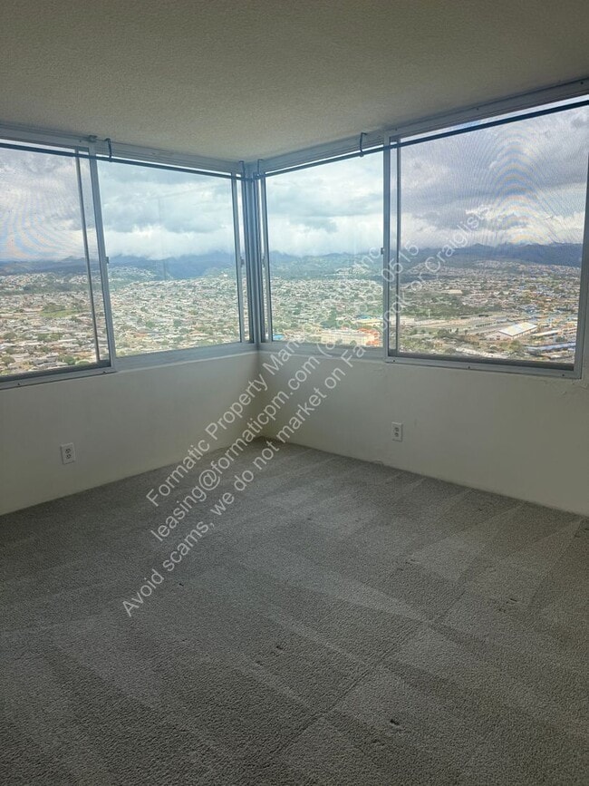 Building Photo - 1060 Kamehameha Hwy