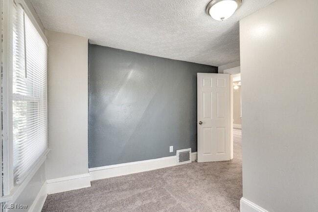 Building Photo - 920 Bloomfield Ave