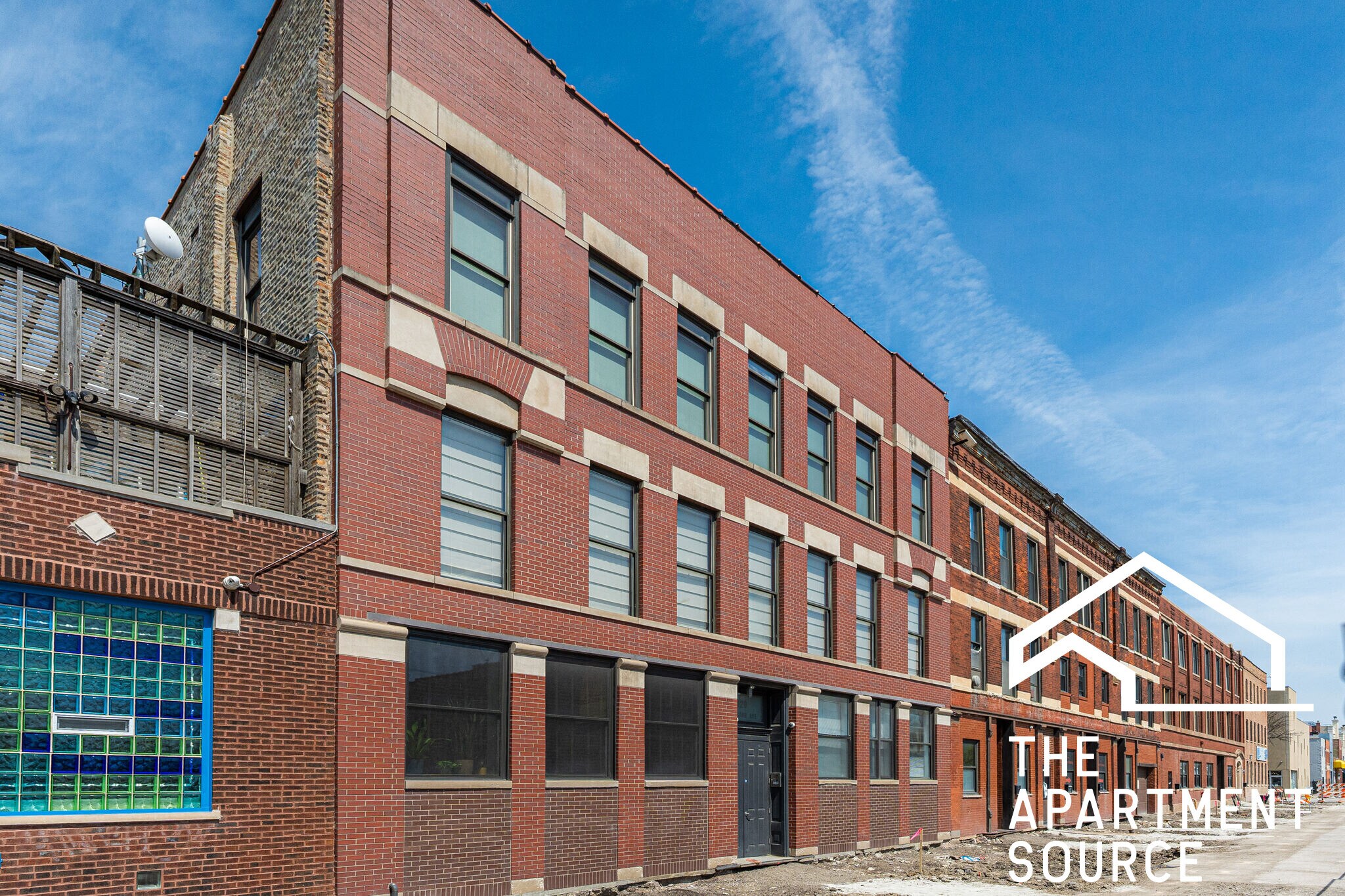 Building Photo - 2120 W Grand Ave
