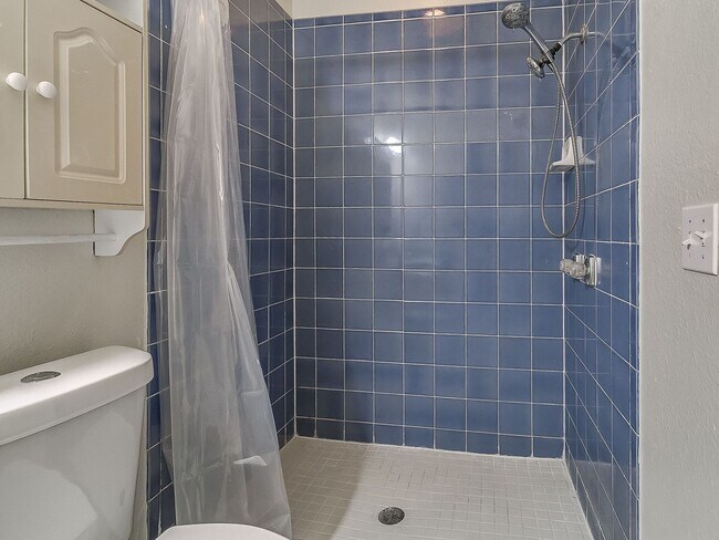 Building Photo - 2b 2ba in Piedmont Schools