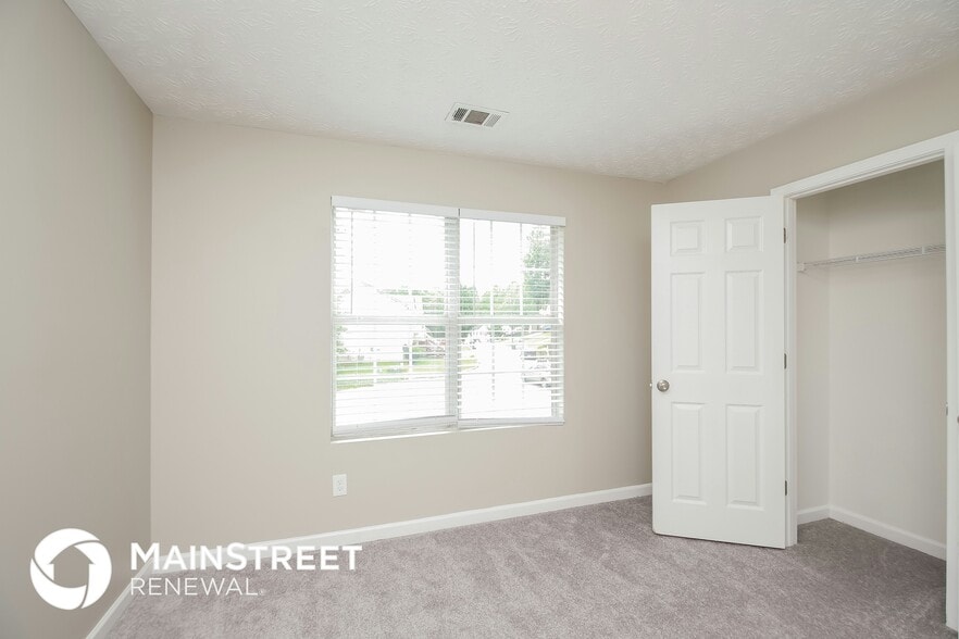 Building Photo - 7495 Royale Ct