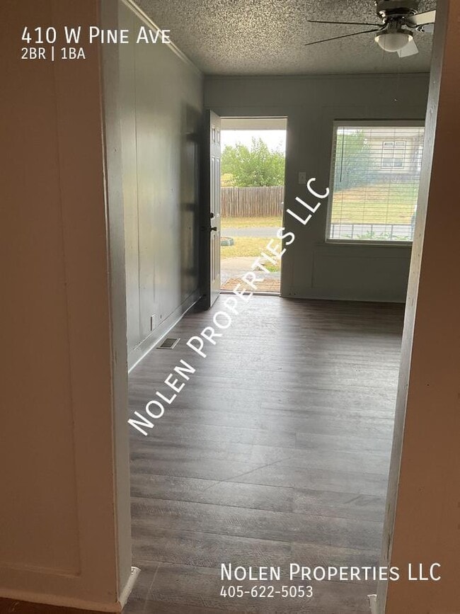 Building Photo - 410 W Pine Ave