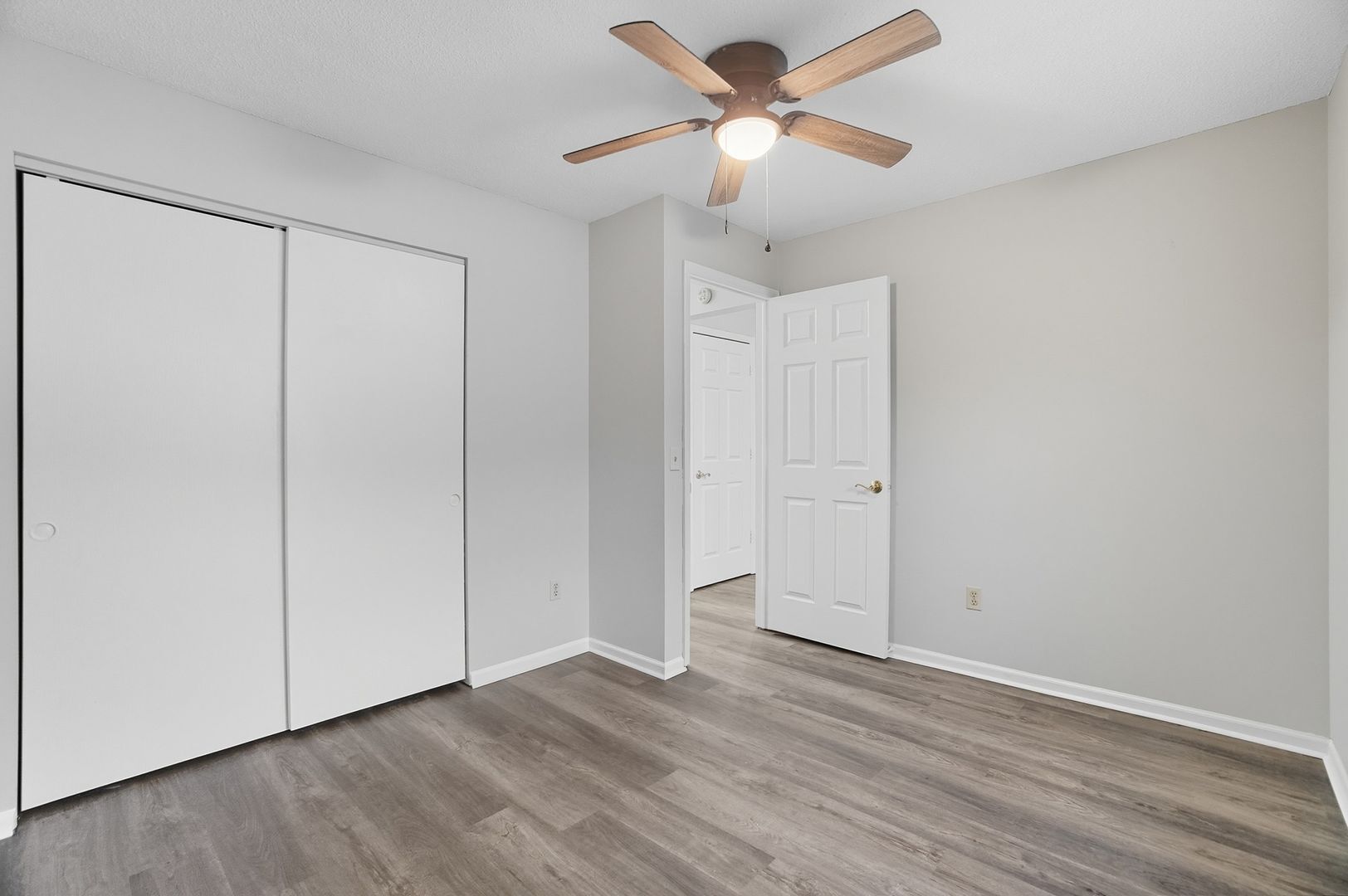 Building Photo - 812 Villa Park Ct
