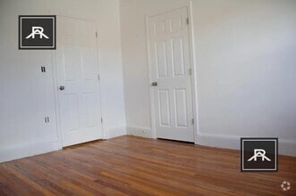Building Photo - 3 bedroom in Newton MA 02458