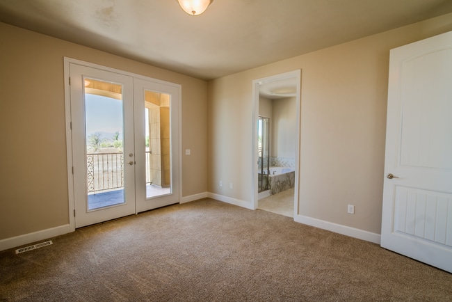 Building Photo - Italian Villages | 3-Bedroom Villa La Vigne (Unfinished Basement)