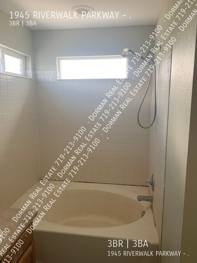 Building Photo - 1945 Riverwalk Pkwy