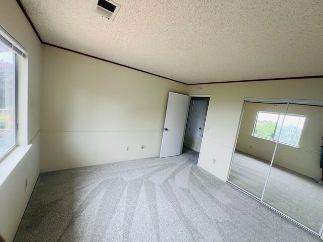 Building Photo - 405 Sailfish Dr