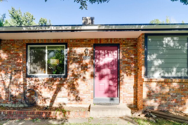 Building Photo - Bright & Cozy 3-Bedroom in the Heart of Longmont!