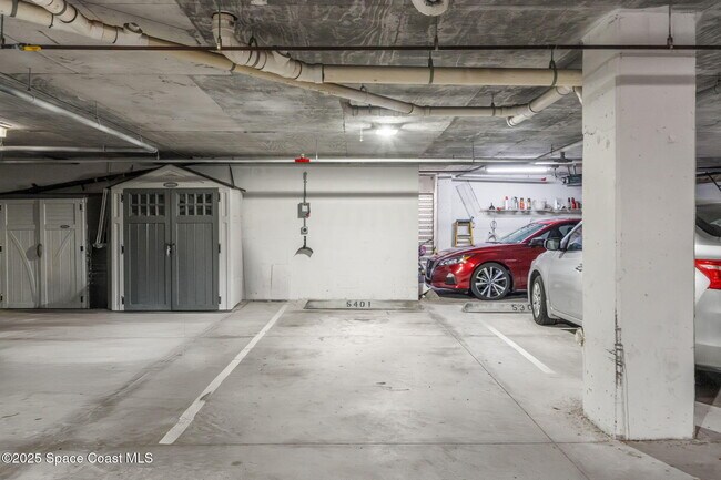 Building Photo - 800 Del Rio Way