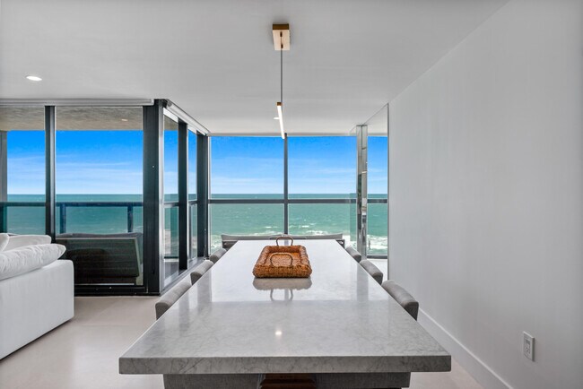 Building Photo - 10410 S Ocean Dr