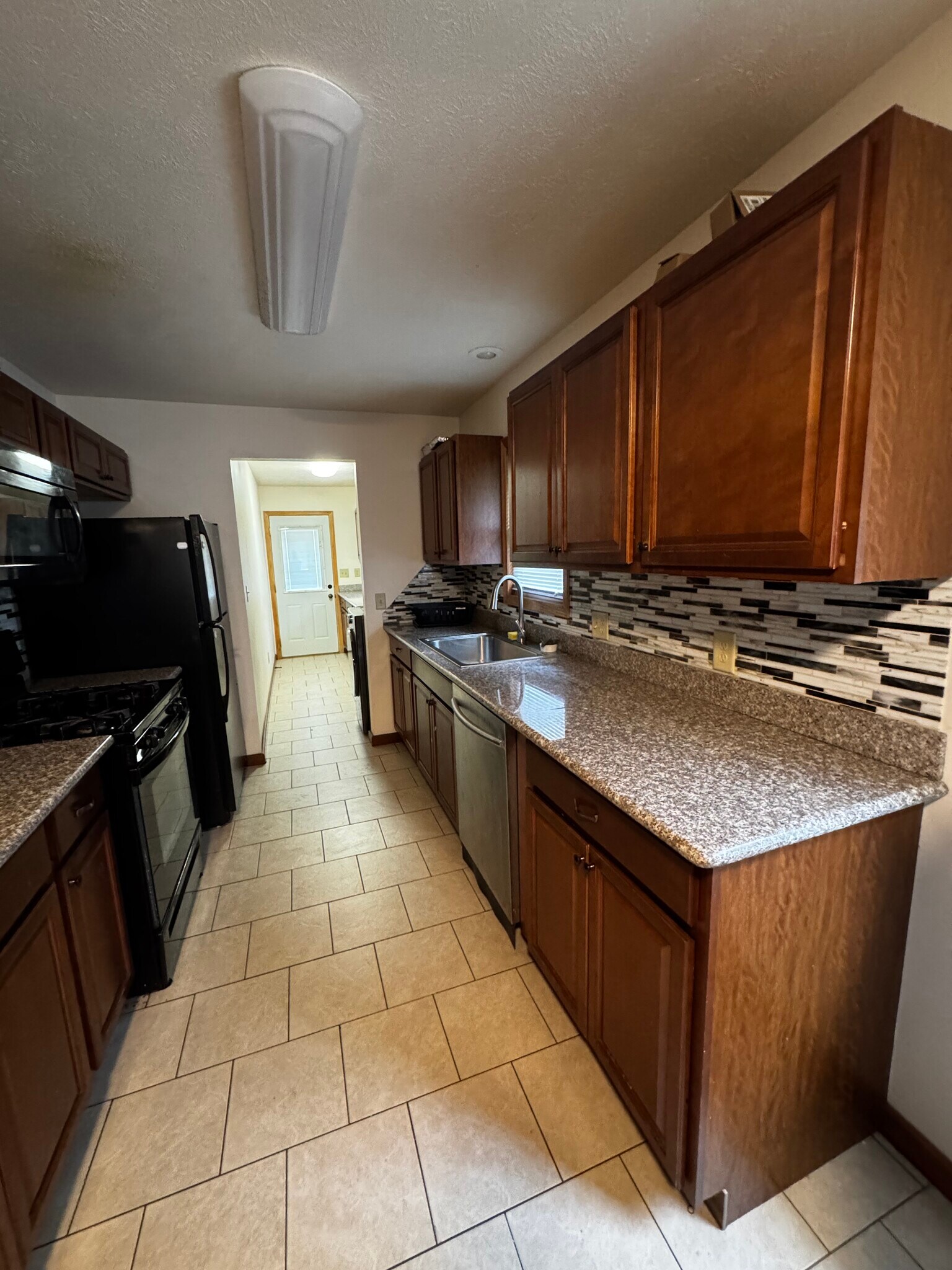 Building Photo - 325 N Calumet Ave