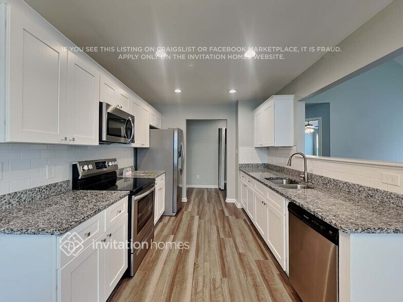 Building Photo - 10736 Glenluce Ave