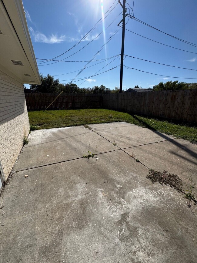 Building Photo - 10134 Kirkglen Dr