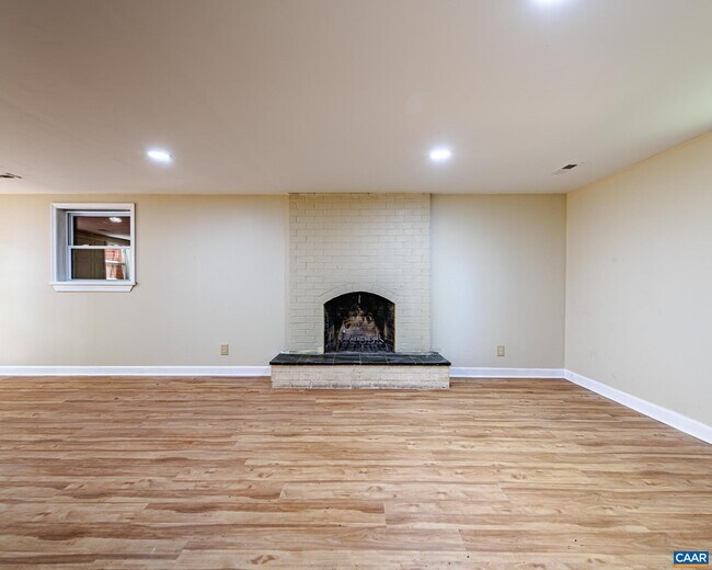 Building Photo - 337 Carrsbrook Dr