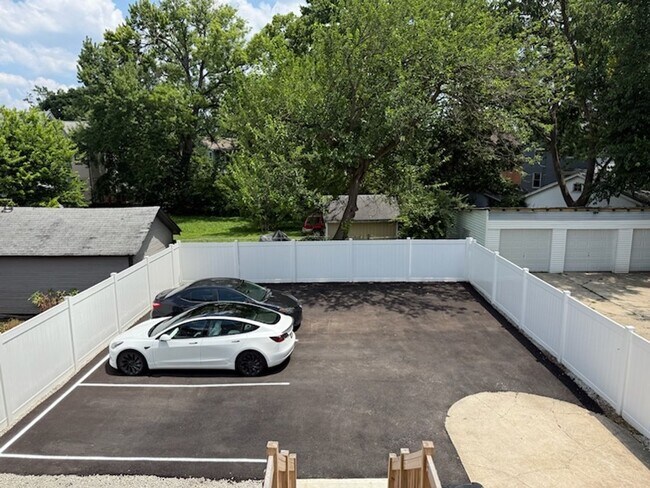 Building Photo - 4326 Brownway Ave