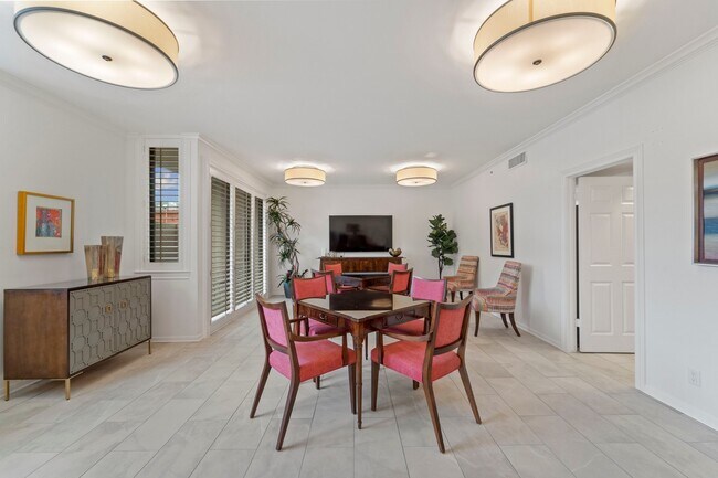 Building Photo - 651 Bering Dr