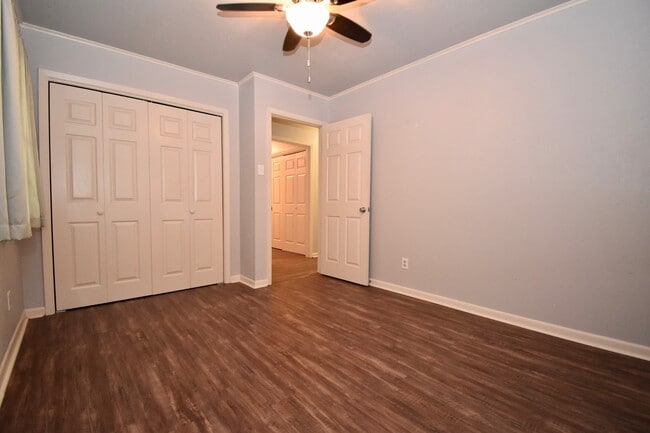 Building Photo - Spacious 4 bedroom 3 bathroom home with large yard and 2 car garage