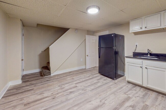 Building Photo - 3440 Mayfield Ave