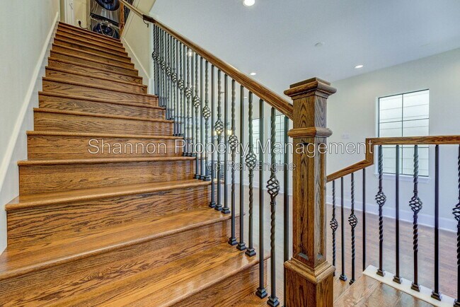 Building Photo - 2769 Freund St