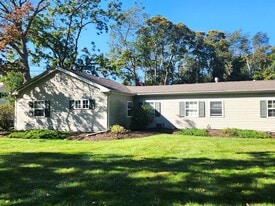 Building Photo - 296 Hockhockson