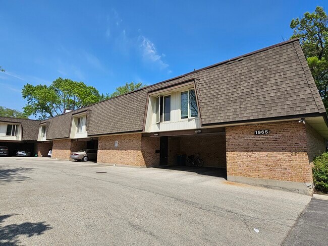 Primary Photo - 1965 Tanglewood Dr