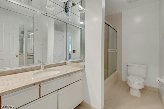 Building Photo - 34 Lockley Ct