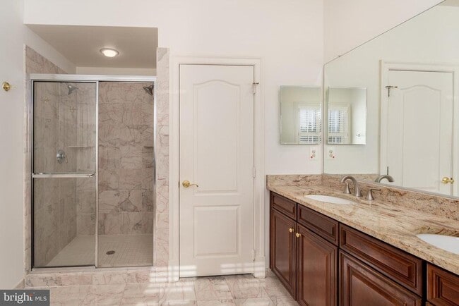 Building Photo - 720 Carpenter Rd