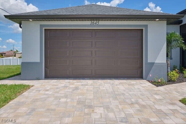 Building Photo - 1645 NW 38th Pl