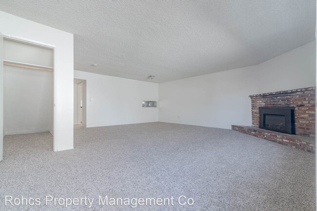 Building Photo - 3600-3610 Dana St