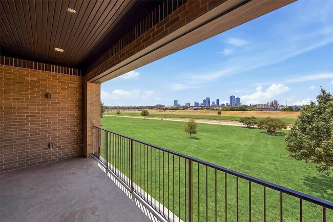 Building Photo - 404 Vista Buena Trl