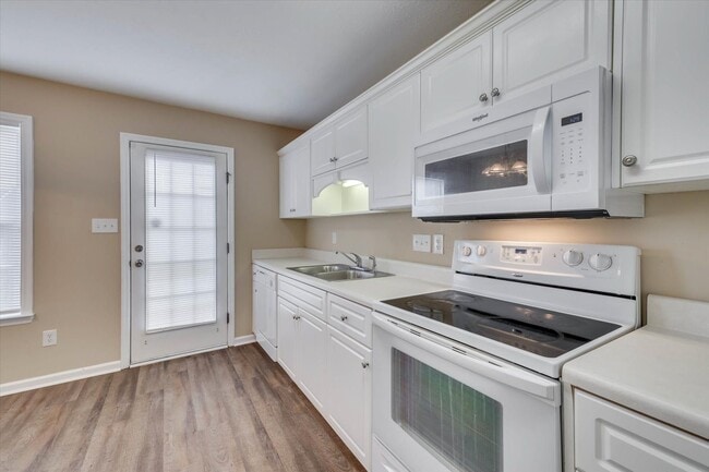 Building Photo - 1622 Emma St