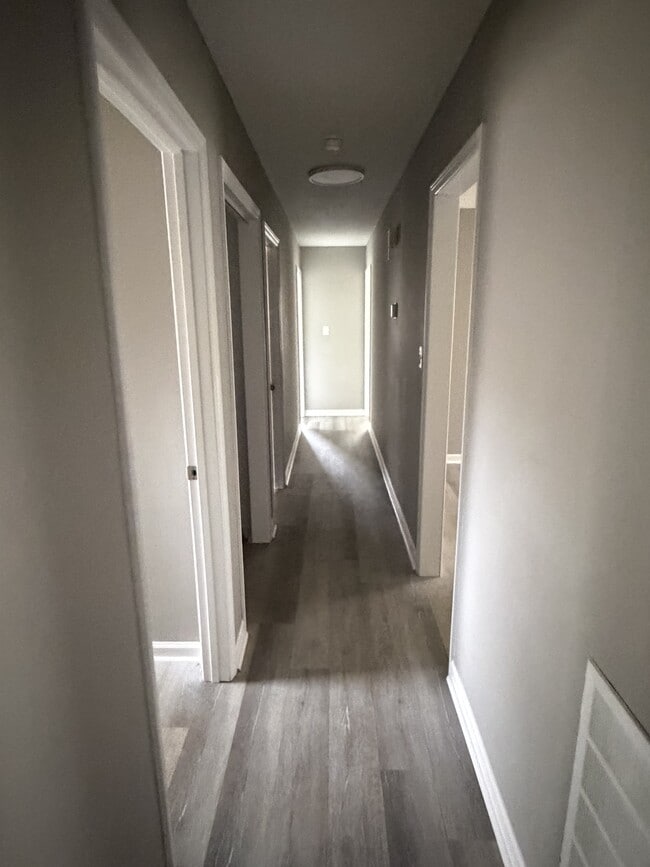 Building Photo - 524 Newcastle Rd