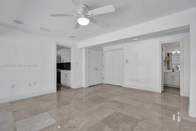 Building Photo - 13105 Biscayne Island Terrace