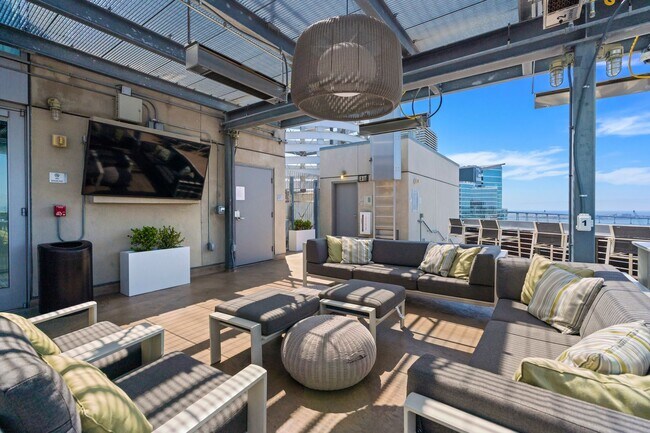 Building Photo - Modern East Village 1-Bedroom at Icon! Sma...