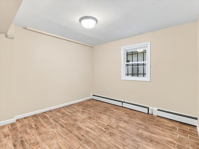 Building Photo - 89 Bleecker St