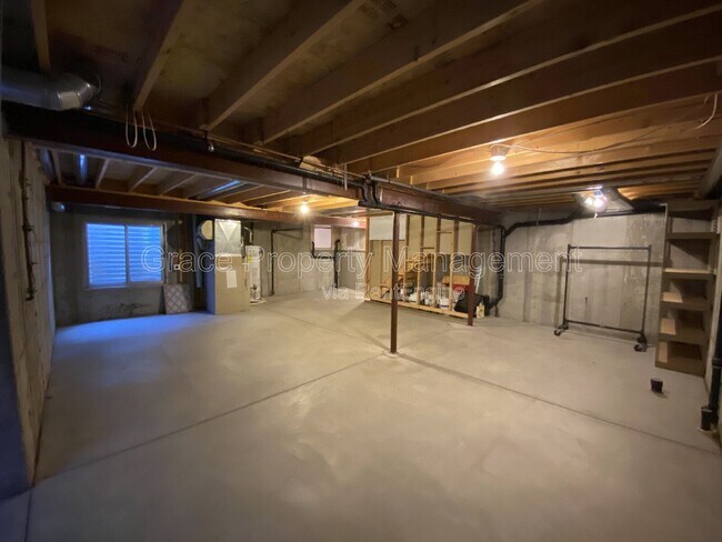 Building Photo - 1210 E 130th Ave