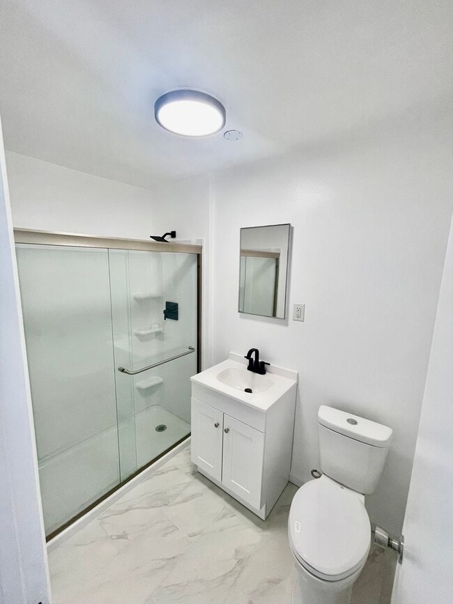 Building Photo - Freshly Renovated Studio with Yard & Mount...