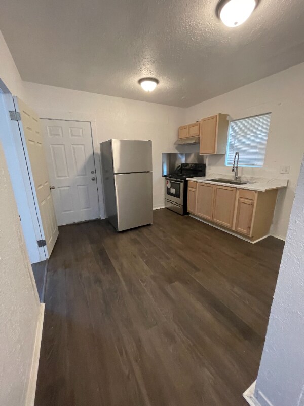 Building Photo - 11326 Flores Luna Rd