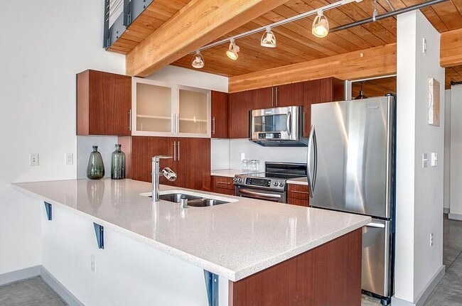 Building Photo - 401 9th Ave N