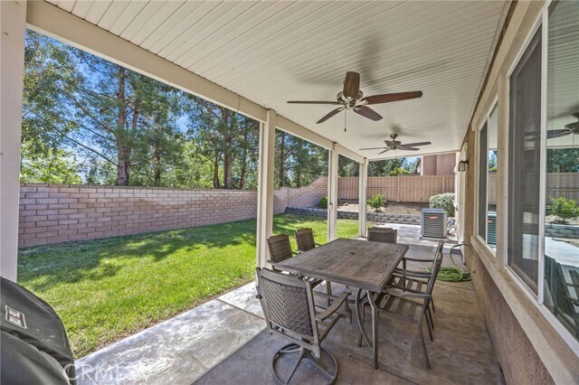 Building Photo - 1620 E 2nd St