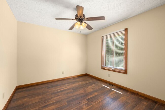 Building Photo - S1005-MF2